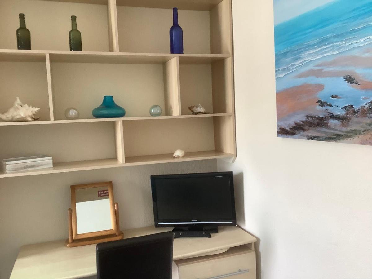 Whitegate Apartment